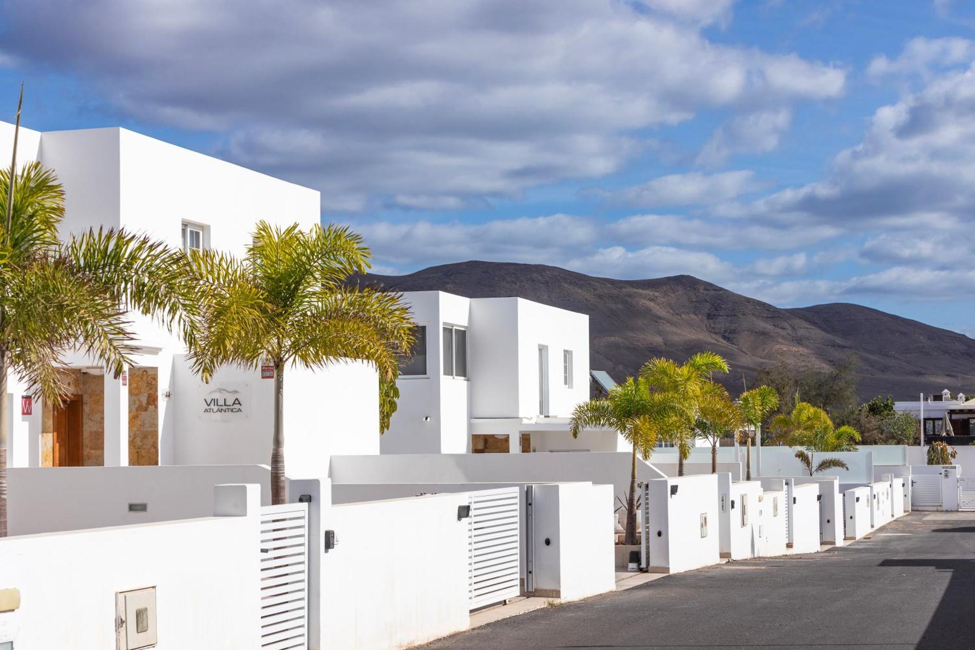 Atlantica - Heated Pool In Villa Playa Blanca (Lanzarote)