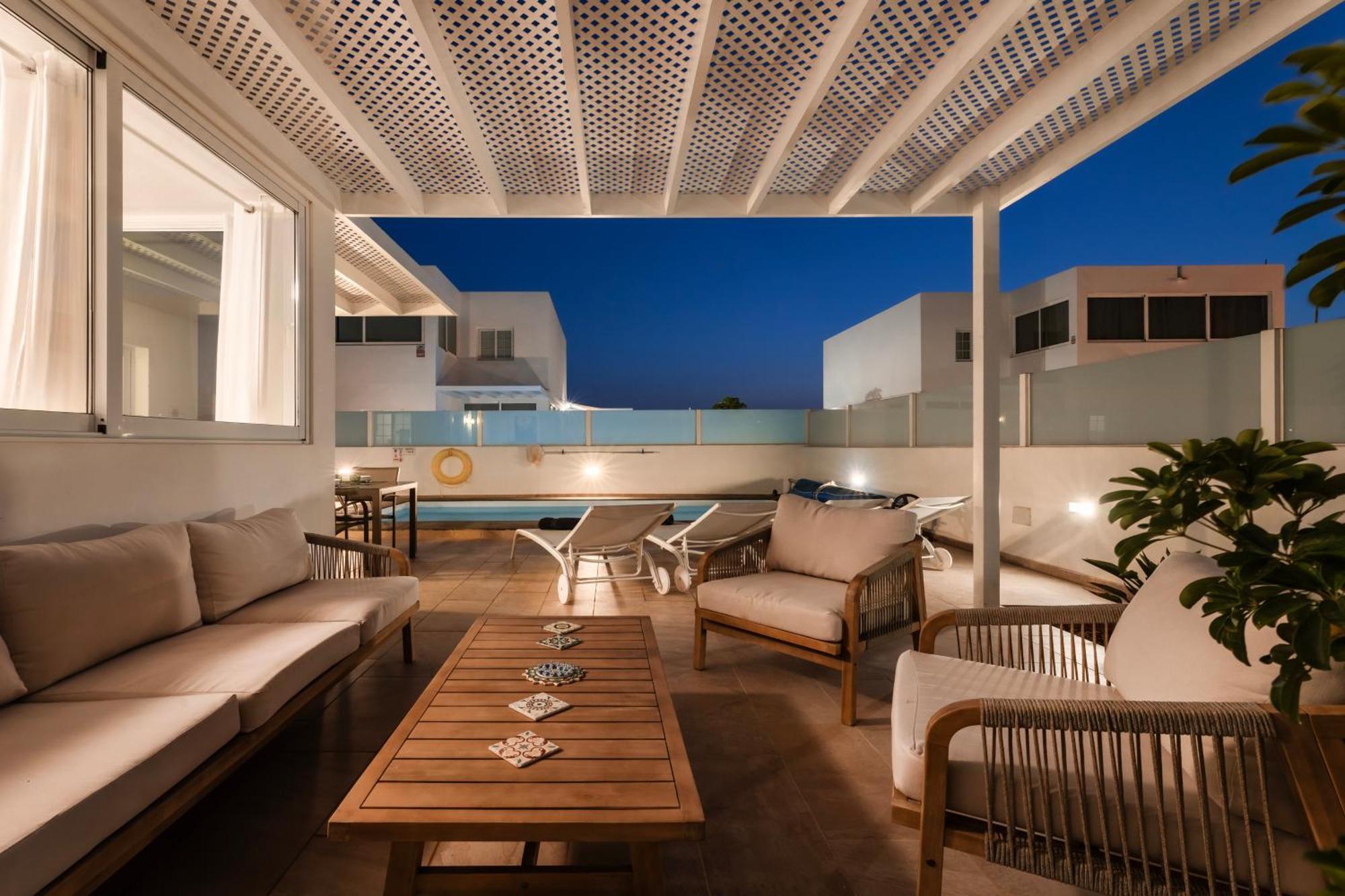 Atlantica - Heated Pool In * Playa Blanca (Lanzarote)