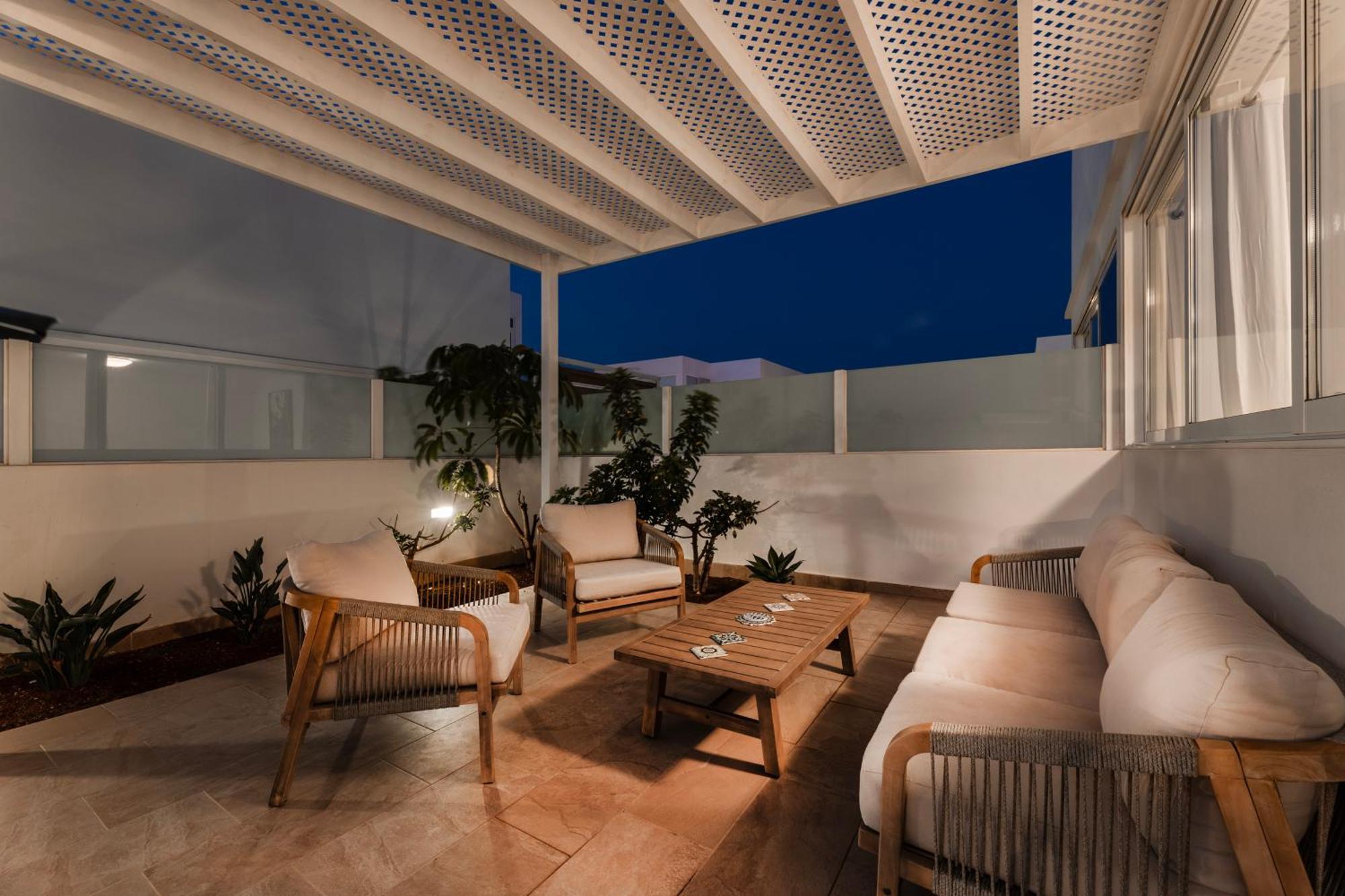 Atlantica - Heated Pool In Playa Blanca (Lanzarote)