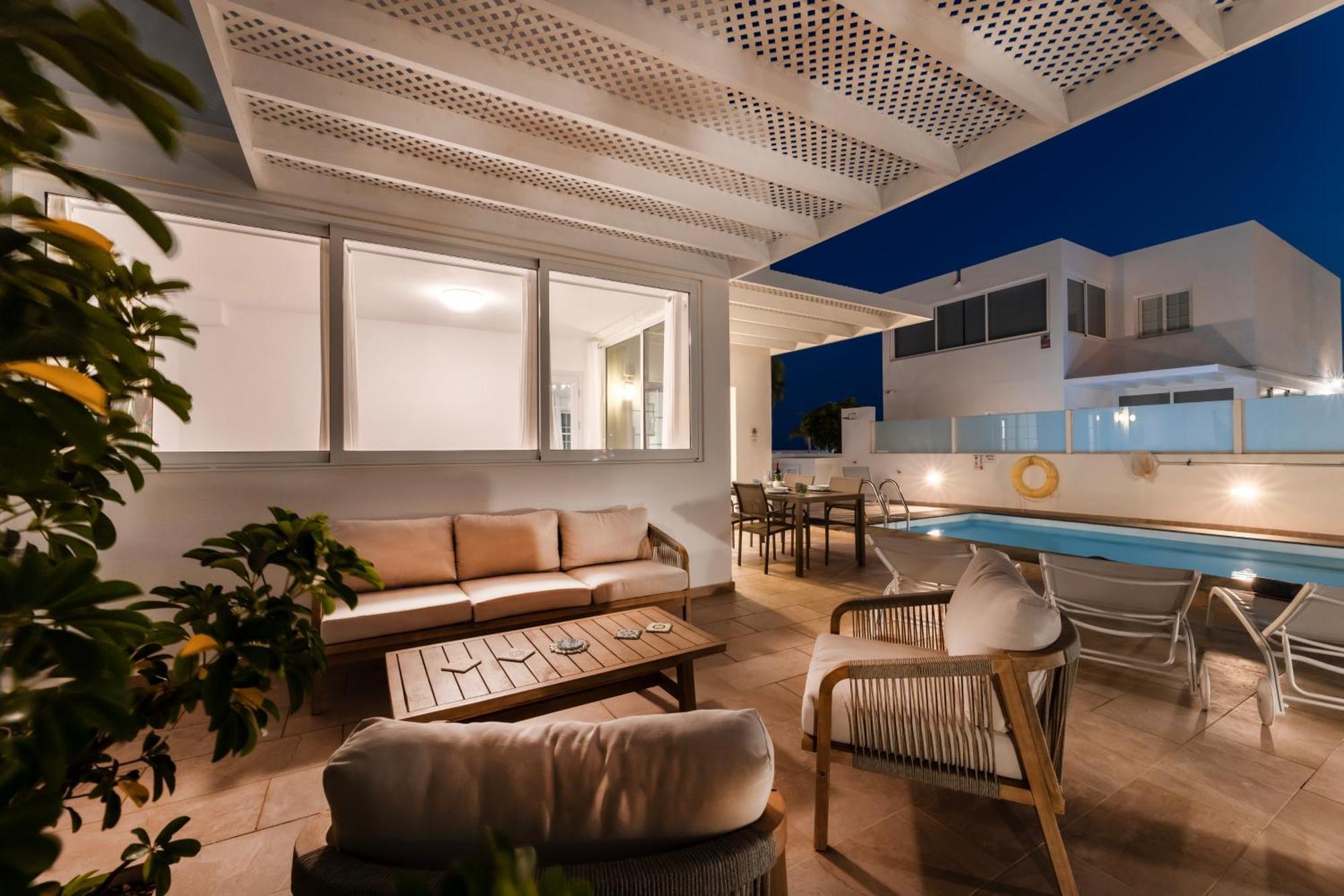 Atlantica - Heated Pool In * Playa Blanca (Lanzarote)